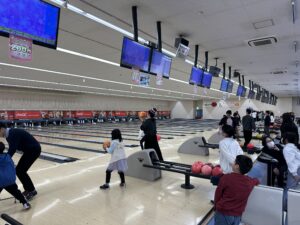 【総務委員会】会員家族ボウリング大会を開催しました